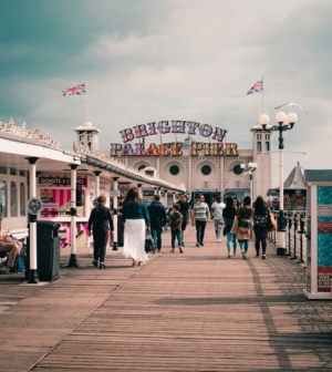 Brighton pier on a sunny day with people